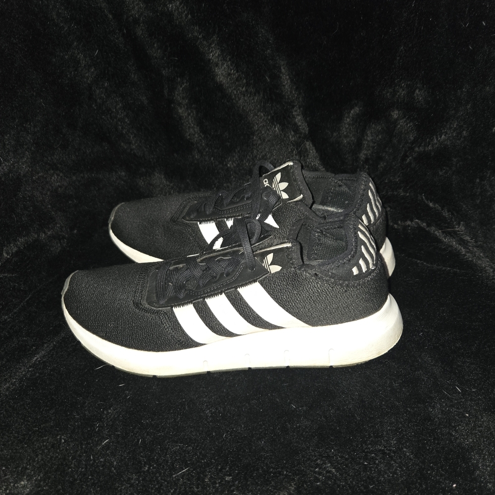 Adidas Swift Run X Womens Sneaker